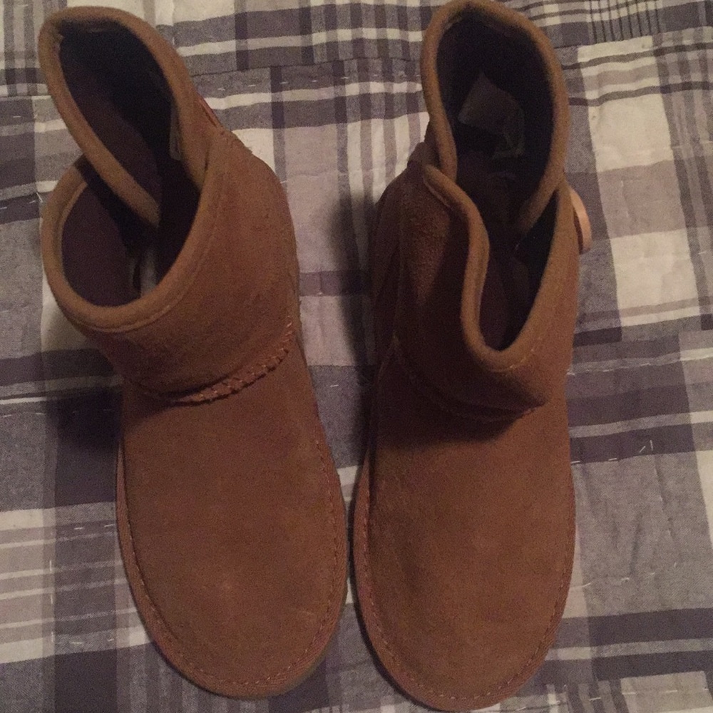 Size 12 Ugg boots never worn!!